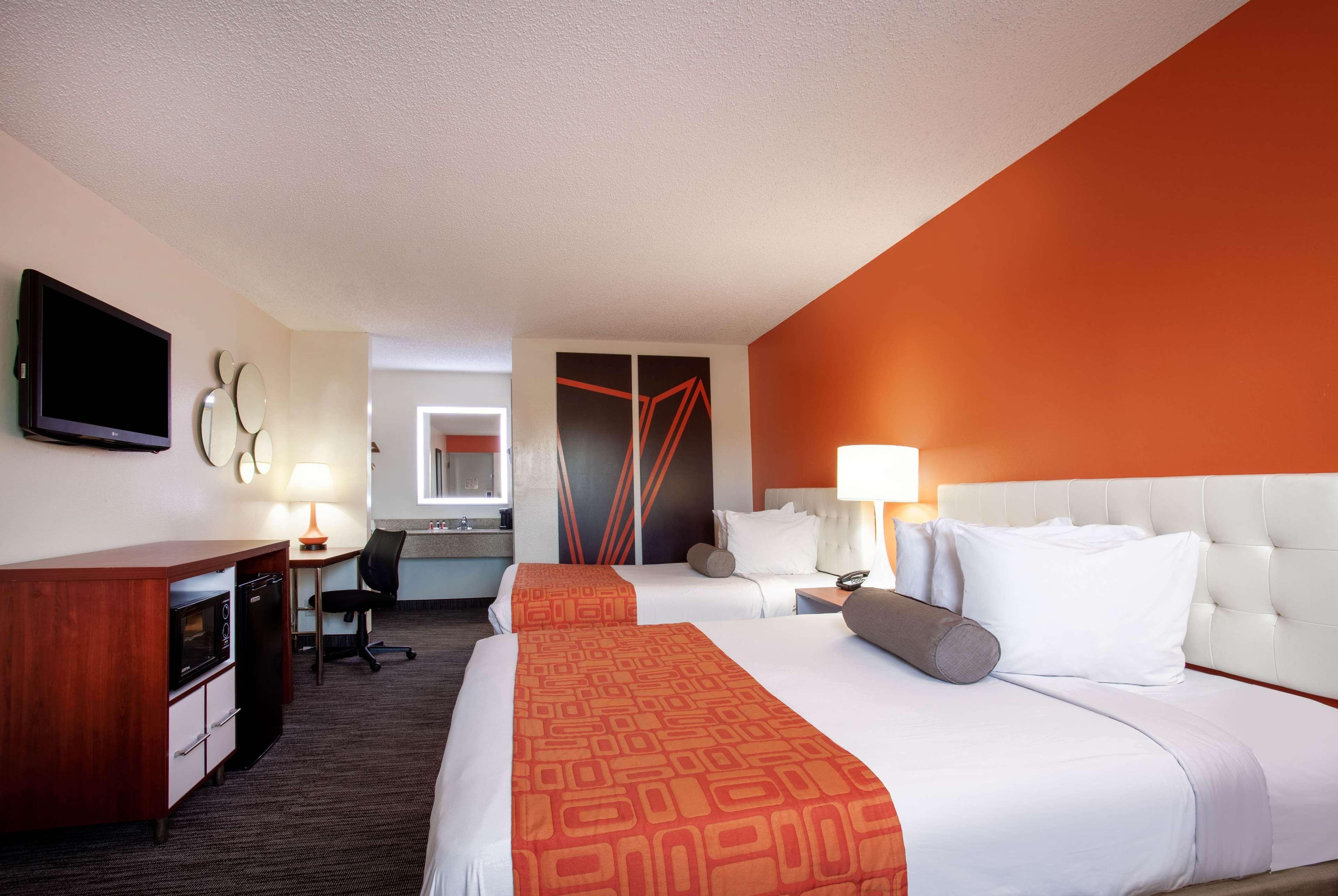 ฮาวเวิร์ด จอห์นสัน บาย วินด์แฮม เวโรบีช/I-95 Hotel ภายนอก รูปภาพ