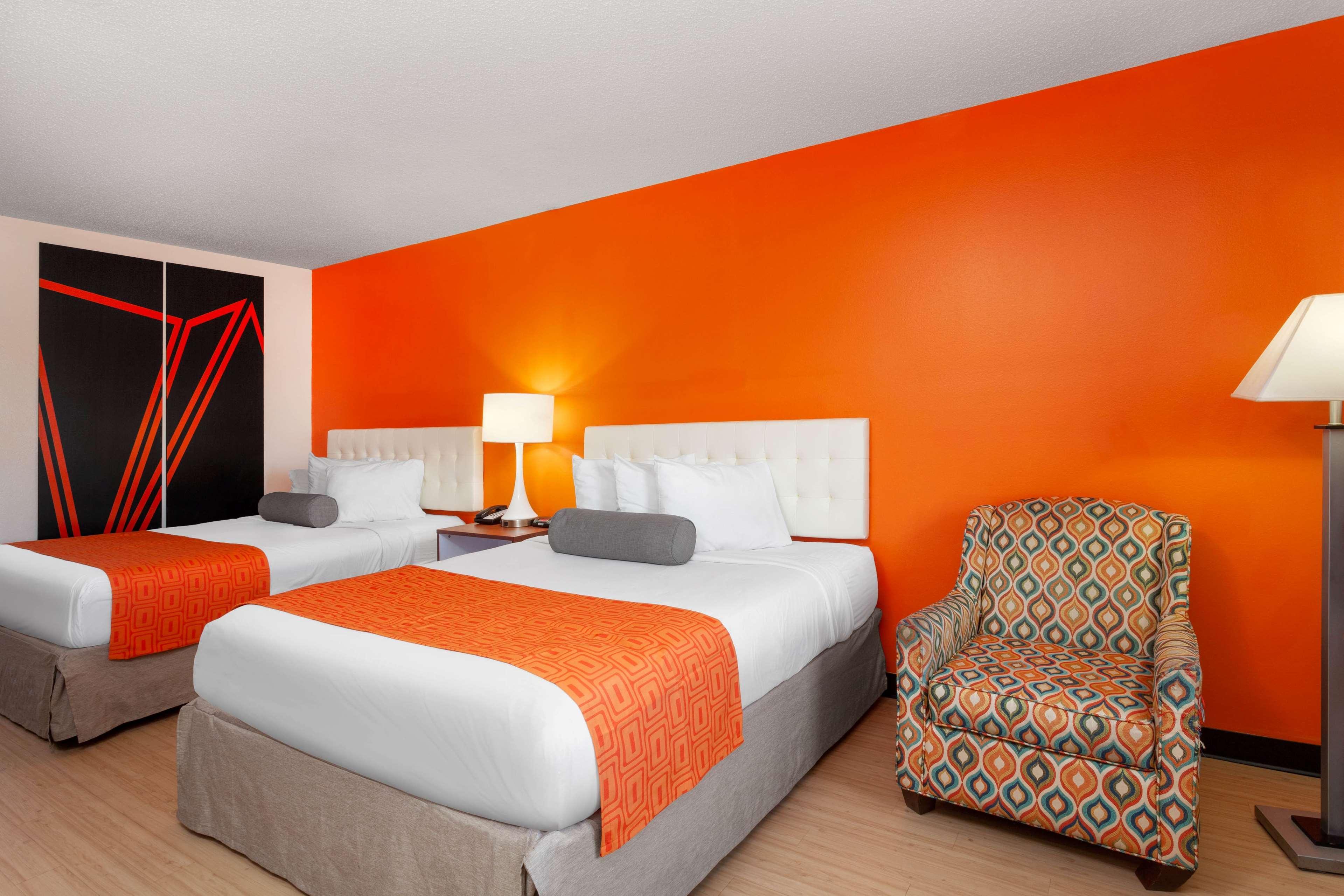 ฮาวเวิร์ด จอห์นสัน บาย วินด์แฮม เวโรบีช/I-95 Hotel ภายนอก รูปภาพ
