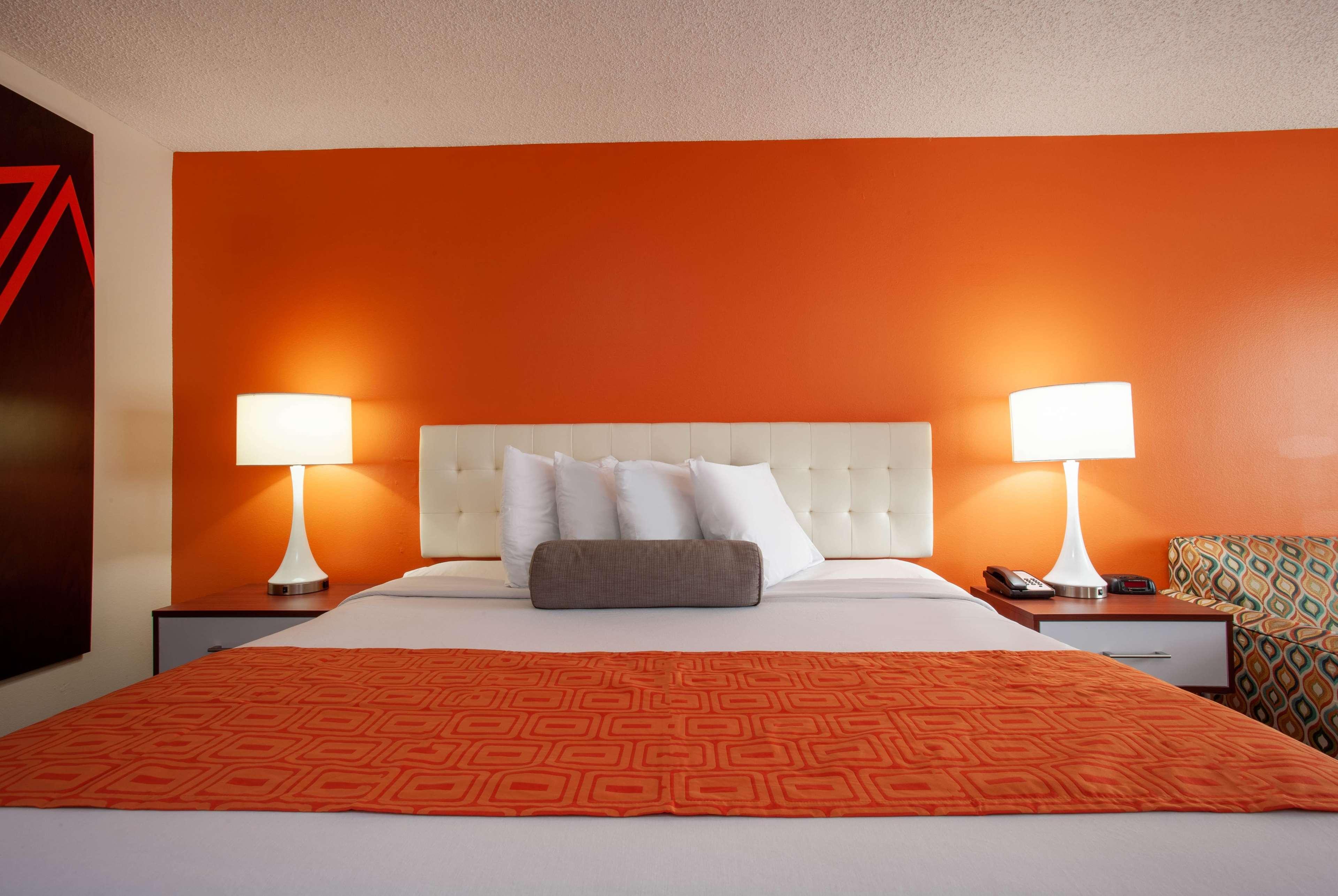 ฮาวเวิร์ด จอห์นสัน บาย วินด์แฮม เวโรบีช/I-95 Hotel ภายนอก รูปภาพ