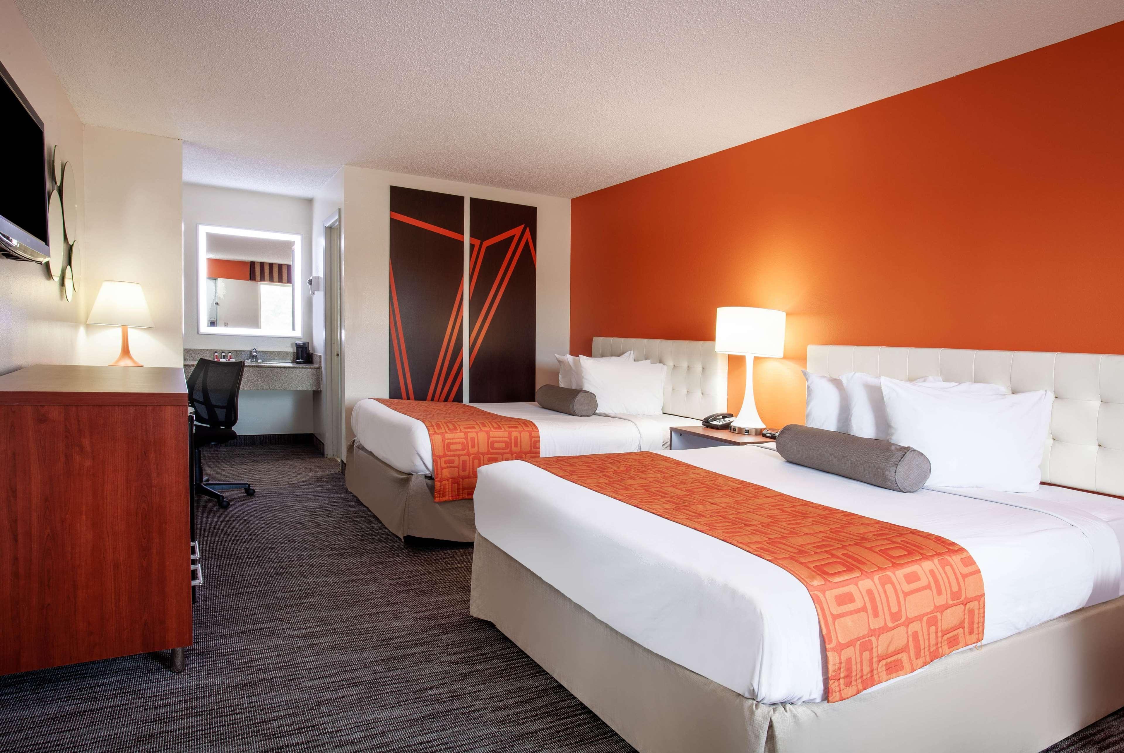 ฮาวเวิร์ด จอห์นสัน บาย วินด์แฮม เวโรบีช/I-95 Hotel ภายนอก รูปภาพ
